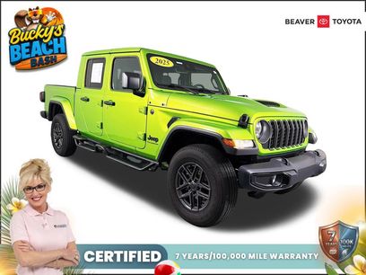 Used 2025 Jeep Gladiator Sport