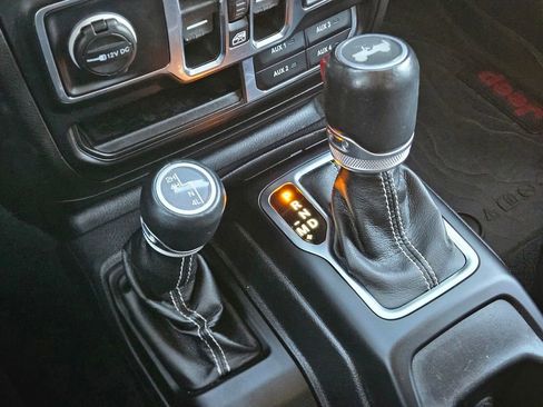 Used 2022 Jeep Wrangler Unlimited Sahara w/ Dual Top Group image 21