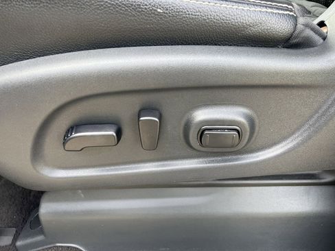 Used 2019 Nissan Titan PRO-4X w/ Pro-4x Convenience Package image 27