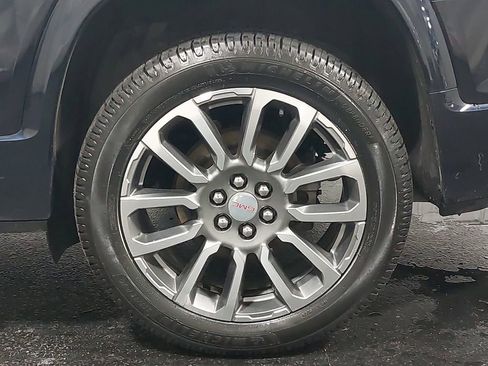 Used 2022 GMC Acadia Denali w/ Denali Ultimate Package image 38