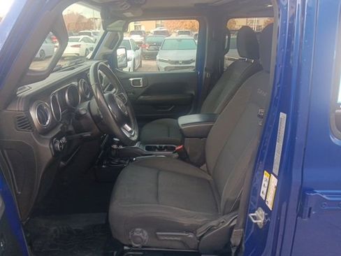 Used 2018 Jeep Wrangler Unlimited Sahara image 21