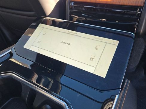 Used 2023 Jeep Grand Wagoneer Series III image 9