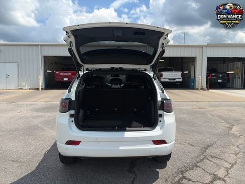 Used 2023 Jeep Compass High Altitude AWD/4WD image 23