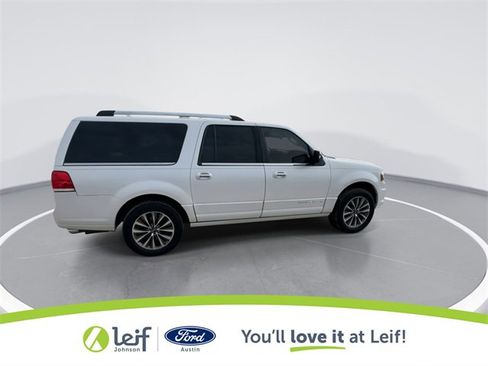 Used 2017 Lincoln Navigator L Select image 12