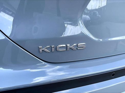 Certified 2023 Nissan Kicks SR FWD image 30