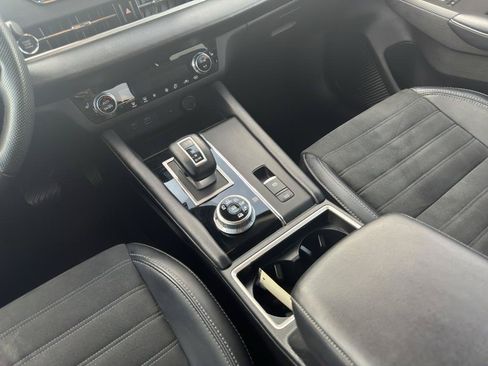 Used 2024 Mitsubishi Outlander SE AWD/4WD image 10