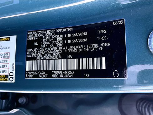 Certified 2025 Toyota 4Runner TRD Off-Road Premium image 28