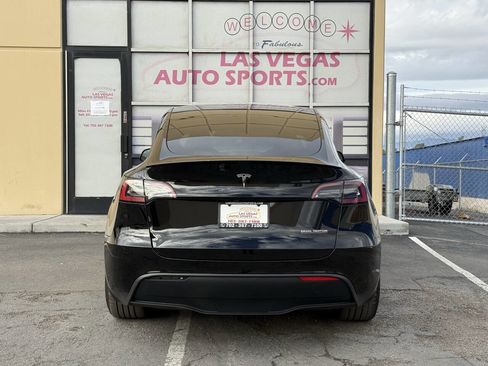 Used 2023 Tesla Model Y Performance image 8