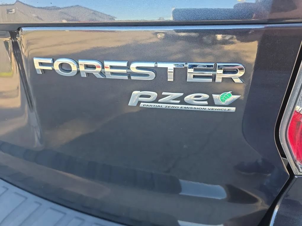 Used 2014 Subaru Forester 2.5i Premium w/ All-Weather Package AWD/4WD image 16