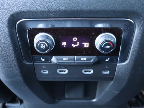 Used 2024 Chevrolet Suburban High Country w/ Advanced Technology Package image 35