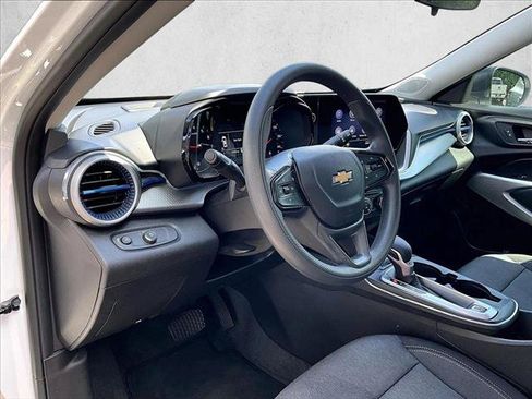 Used 2024 Chevrolet Trax LS w/ Driver Confidence Package FWD image 14