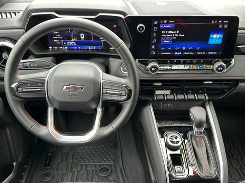 Used 2025 Chevrolet Colorado Z71 w/ Technology Package image 16