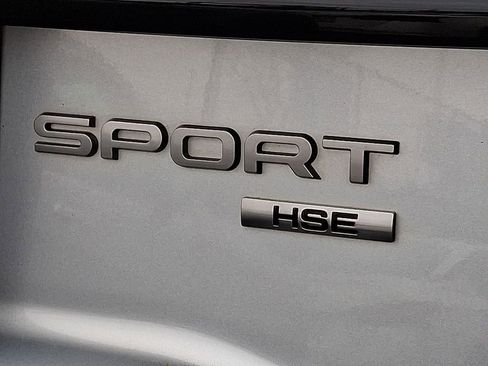 Used 2018 Land Rover Discovery Sport HSE image 29