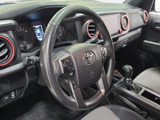 Certified 2021 Toyota Tacoma TRD Off-Road w/ Technology Package AWD/4WD image 12