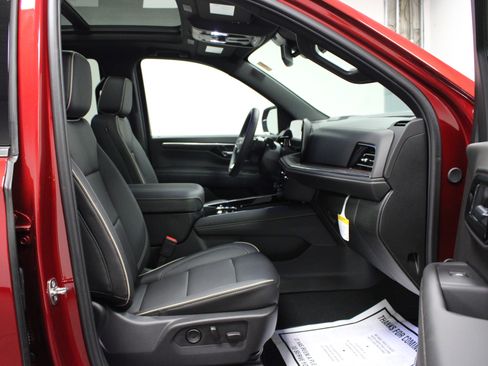 New 2025 Chevrolet Tahoe Premier w/ Sun And Tow Package image 17