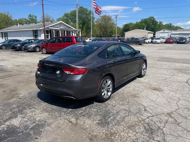 Used 2015 Chrysler 200 S FWD image 5