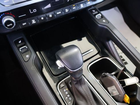 Used 2023 Kia Telluride EX w/ EX Captain's Chair Package FWD image 31