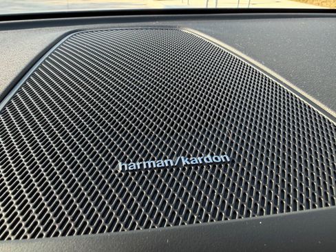 Certified 2023 Volvo XC60 B5 Plus w/ Climate Package image 20