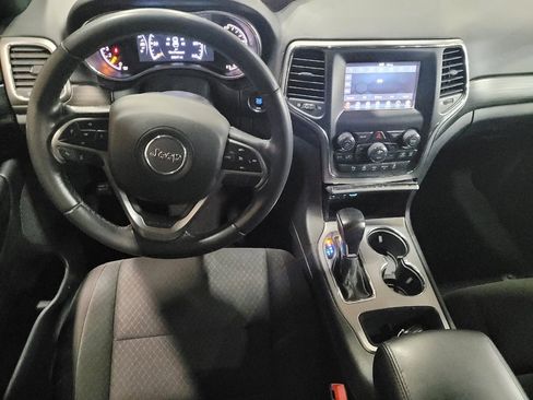 Used 2021 Jeep Grand Cherokee Laredo image 22