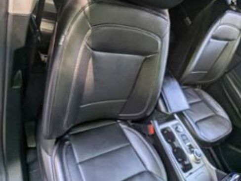 Used 2023 Ford Explorer Limited w/ Equipment Group 301A AWD/4WD image 18