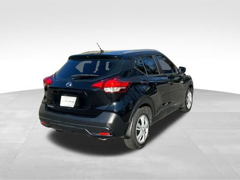 Used 2018 Nissan Kicks S image 5