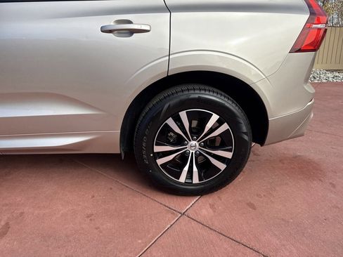 Used 2025 Volvo XC60 B5 Core image 32