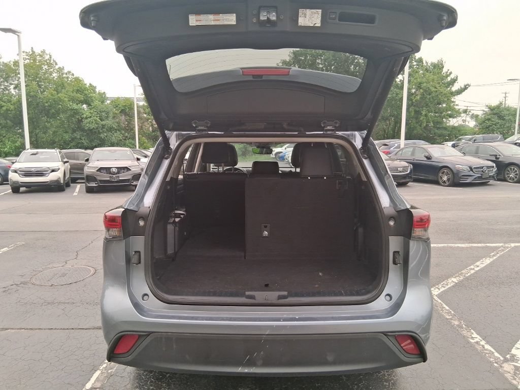 Used 2024 Toyota Highlander XLE AWD/4WD image 34
