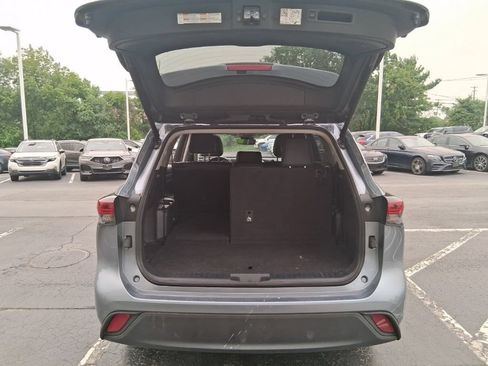 Used 2024 Toyota Highlander XLE AWD/4WD image 34