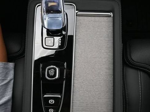 New 2026 Volvo XC90 B6 Ultra w/ Protection Package Premier AWD/4WD image 11