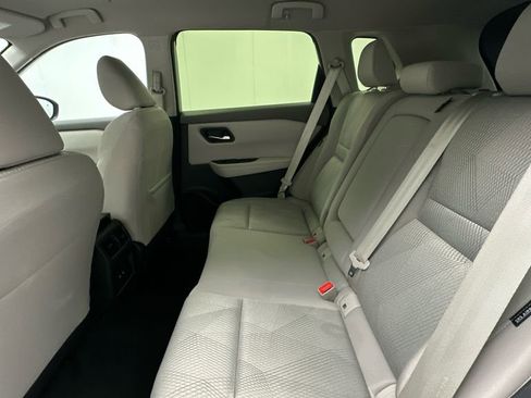 Used 2024 Nissan Rogue SV image 10