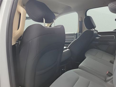 Used 2019 RAM 1500 Big Horn AWD/4WD image 22