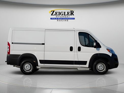 Used 2025 RAM ProMaster 2500 w/ U-Haul Equipment Group FWD image 8