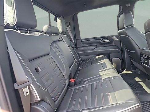 Used 2024 GMC Sierra 2500 AT4X w/ AT4X AEV Edition image 26