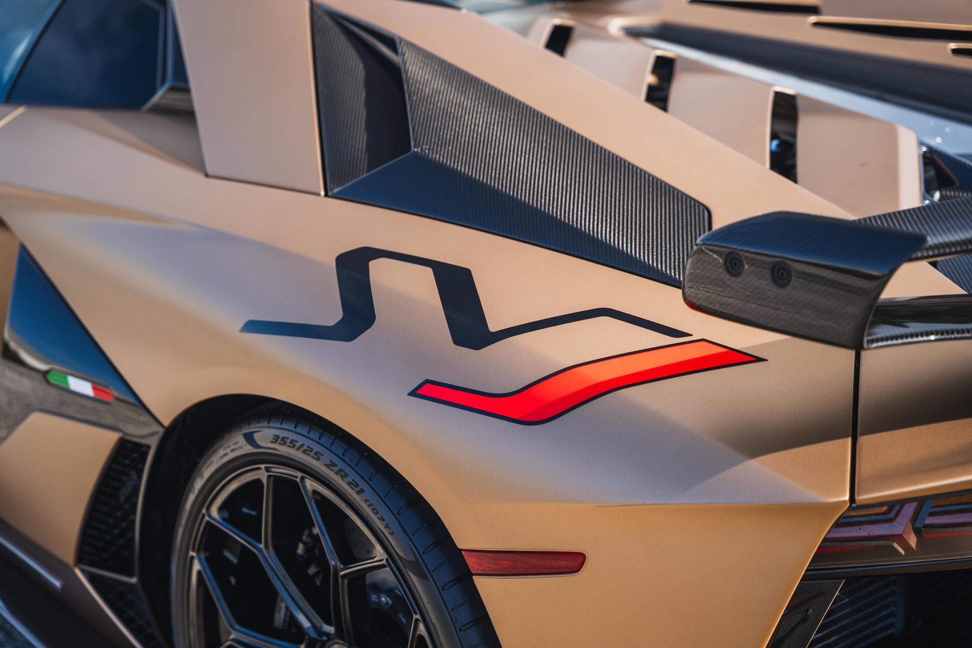 Used 2021 Lamborghini Aventador SVJ AWD/4WD image 24