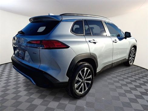 Used 2024 Toyota Corolla Cross XLE image 6