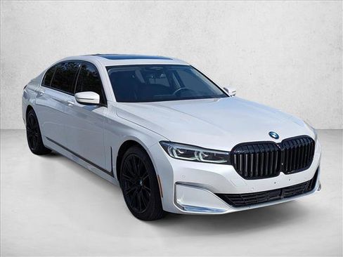 Used 2020 BMW 740i w/ Premium Package image 3