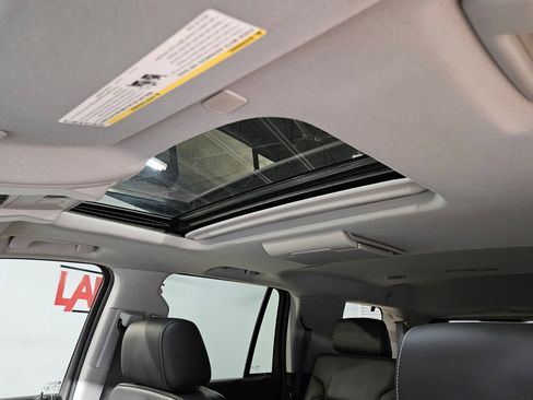 Used 2019 Chevrolet Tahoe Premier AWD/4WD image 26