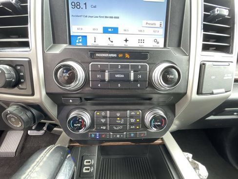 Used 2018 Ford F150 Lariat w/ Equipment Group 502A Luxury AWD/4WD image 33