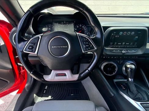 Used 2018 Chevrolet Camaro SS RWD image 13
