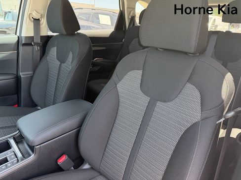 New 2026 Kia Sorento LX FWD image 10