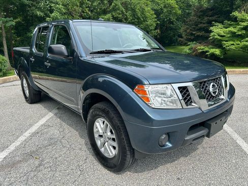 Used 2014 Nissan Frontier SV AWD/4WD image 3