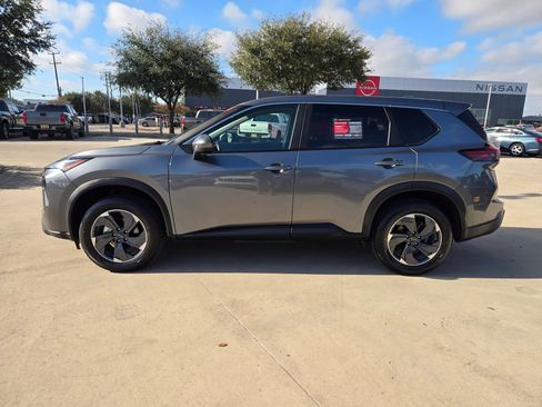 Certified 2024 Nissan Rogue SV image 4