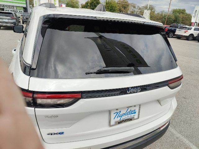 Used 2023 Jeep Grand Cherokee 4WD 4xe image 14
