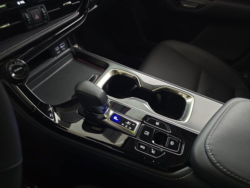 Certified 2024 Lexus NX 350h AWD w/ Vision Package image 26