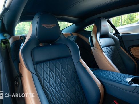 Used 2025 Aston Martin DB12 Coupe RWD image 33