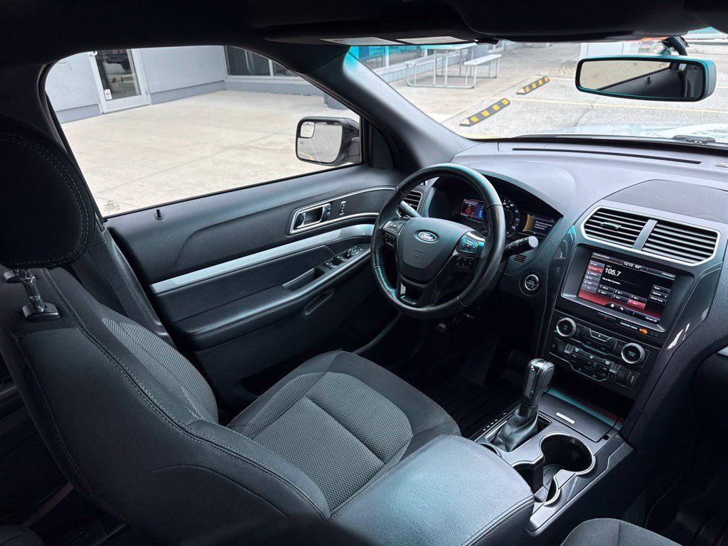Used 2016 Ford Explorer XLT w/ Equipment Group 201A FWD image 95