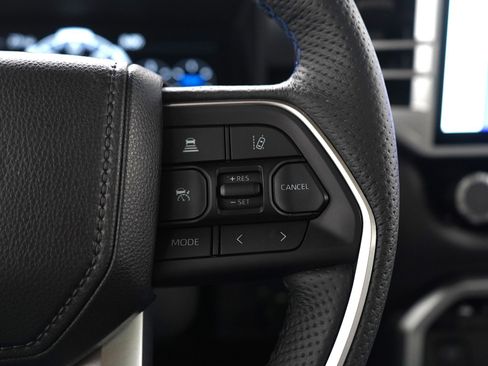 Used 2025 Toyota Sequoia Platinum image 30