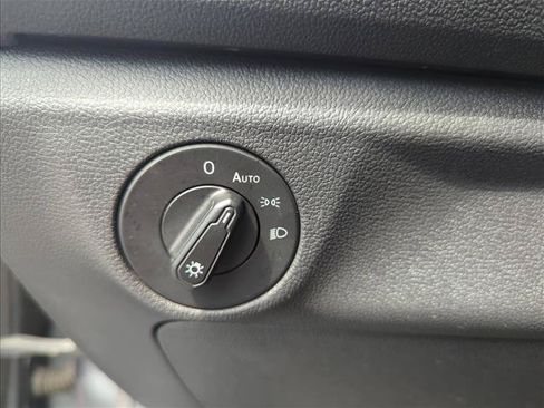 Used 2019 Volkswagen Jetta SE FWD image 18