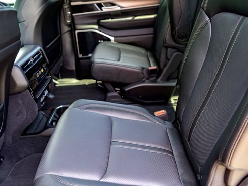 New 2026 Jeep Grand Wagoneer Limited w/ Premium Group II AWD/4WD image 23