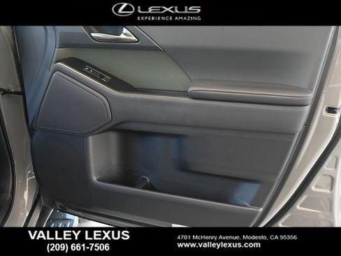 Used 2025 Lexus GX 550 AWD/4WD image 17